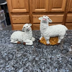 Ceramic Sheep Pair of Salt and Pepper Shakers.  Brand new with tags Home Trends.  Has been on display in a cabinet with a very large salt and pepper s