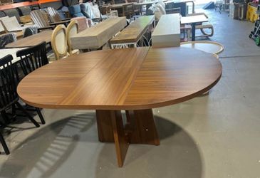 New -59-Inch Extendable Round Dining Table for Dining Room
