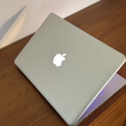 Apple MacBook Pro 13” I5/8GB/256GB SSD $140