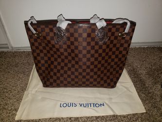Louis Vuitton Key Pouch for Sale in Tustin, CA - OfferUp
