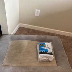 XL Dog Bed And Doggy Potty Pads