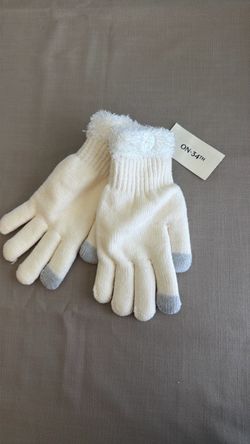 On 34th White Knit Touchscreen Gloves
