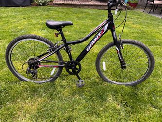 Giant Revel 24 in bike