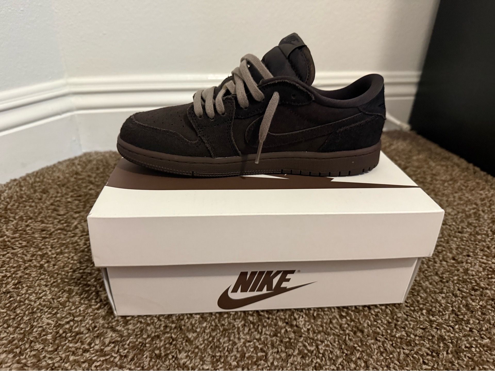 Nike Air Jordan 1 Low OG SP Boys' Sneakers Dark Mocha Black Extra Laces Size 3.5