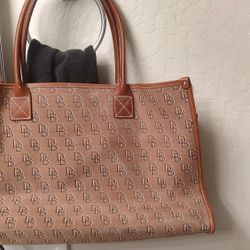 Dooney And Bourke Travel Bags And Wallet