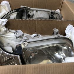 2005 tundra headlights $50