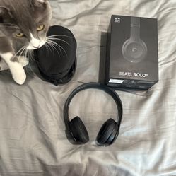 Beats Solo 3 Headphones Pre Owned