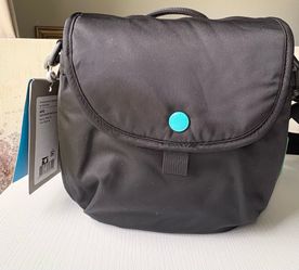 Hellolulu Avis DSLR Camera Bag Black