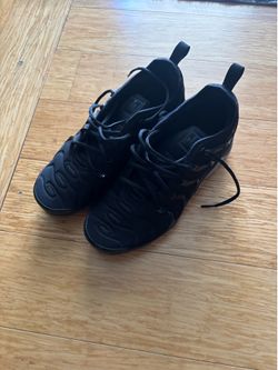 Size 11.5 Nike Air VaporMax Plus Low Triple Black Mens Athletic Shoes
