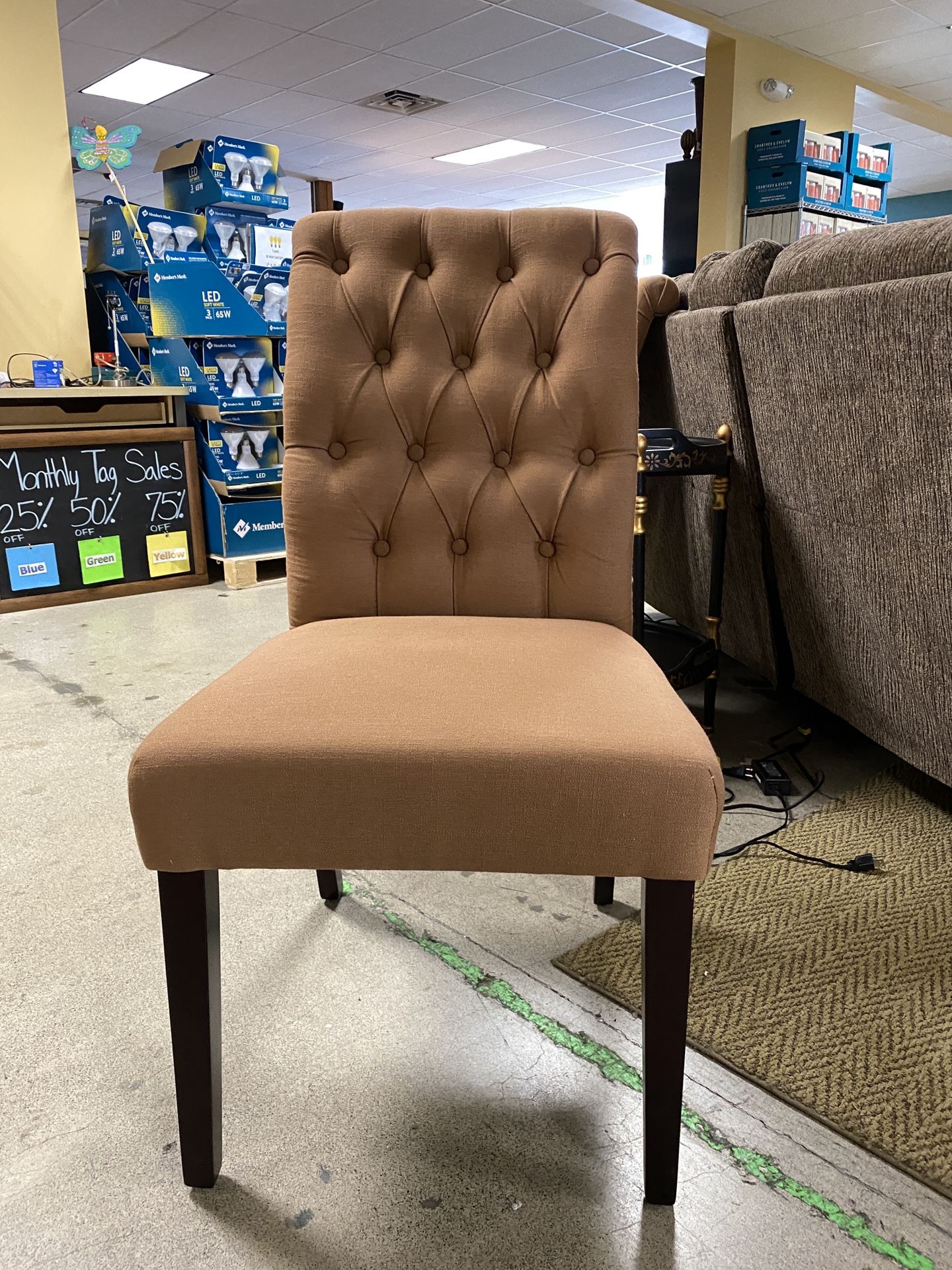 Pumpkin Tufted DR Chair