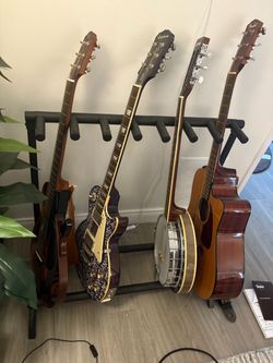 Multi-guitar stand