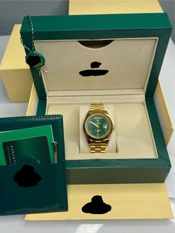 Gold presidential watch