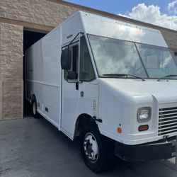 Step Van Freightliner  MT45 
