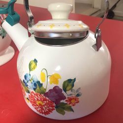 Pioneer Woman Kettle 
