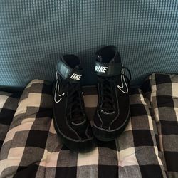 nike wrestling shoes size 10.5