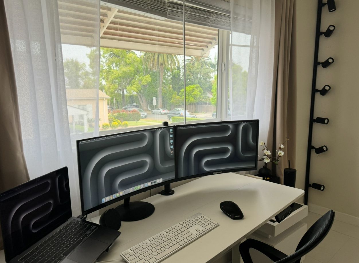 Sceptre 24” LED Monitor – Full HD 1080p | Gently Used | Great for Work or Gaming