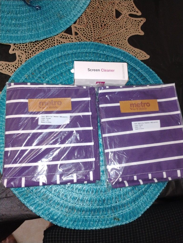 Bundle 2 Aprons Screen Cleaner