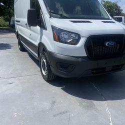 2024 Ford Transit 250