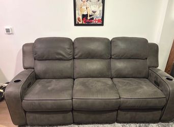 Power recliner sofa