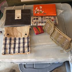 A Lot Of Vintage purses and wallets