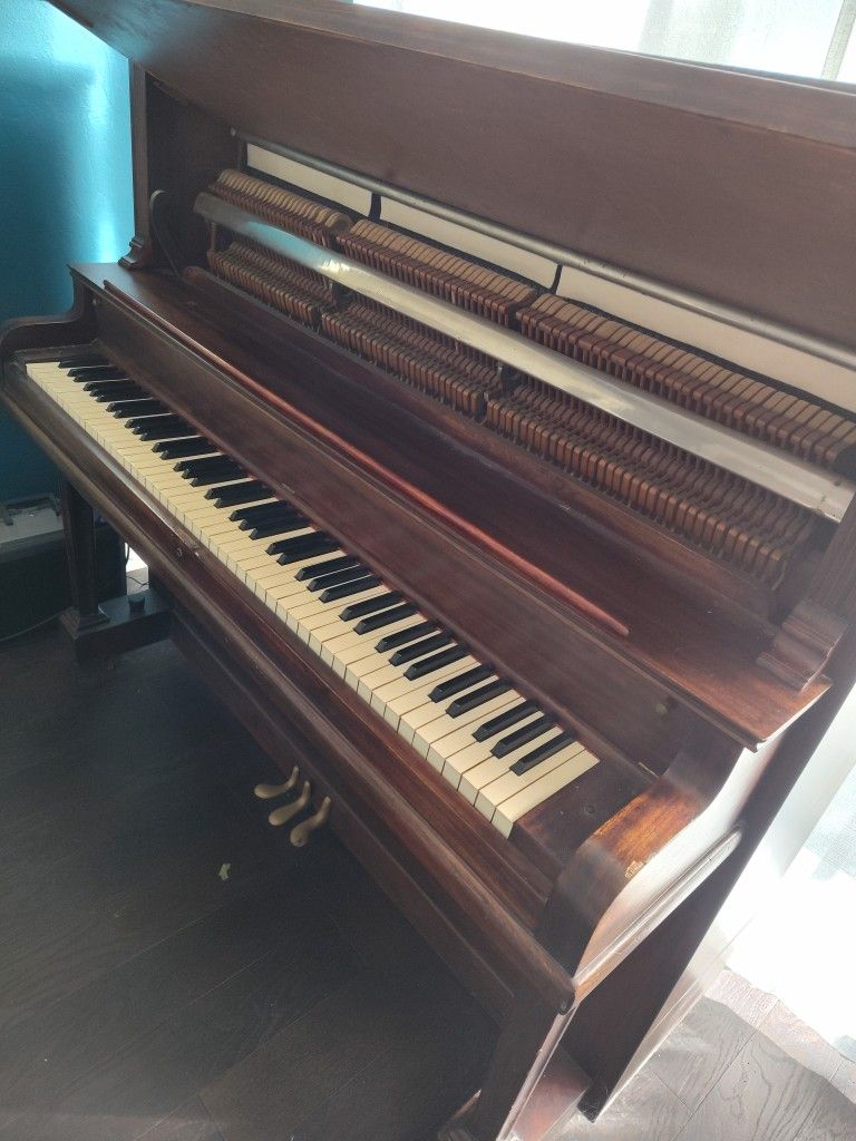 Free Upright Piano 