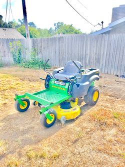 John Deere Zero Turn Riding Mower