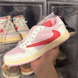 Jordan 1 Travis Scott Colab size 3Y $165 new