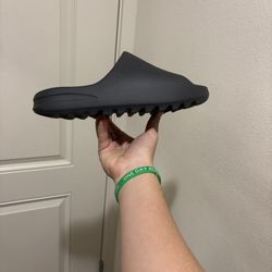 Yeezy Slides Onyx 
