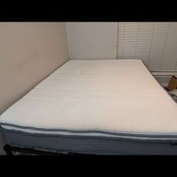 Queen Mattress – Comfortable – Lightly Used – Great Deal