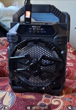BEAUTIFUL BLUETOOTH SPEAKER like new it has USB
