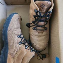 Columbia Kids Hiking Boots Size 4