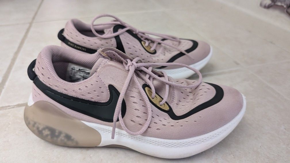 Nike Women's sneakers 