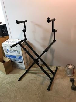 Two tier keyboard stand