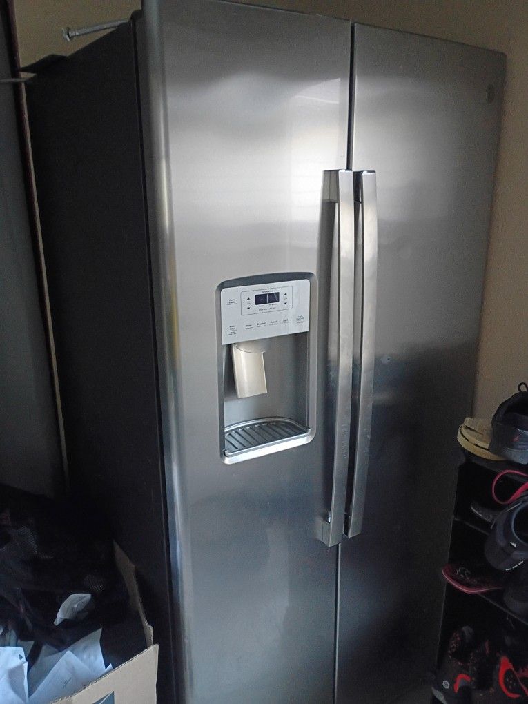 1 Yr Warranty GE Fridge