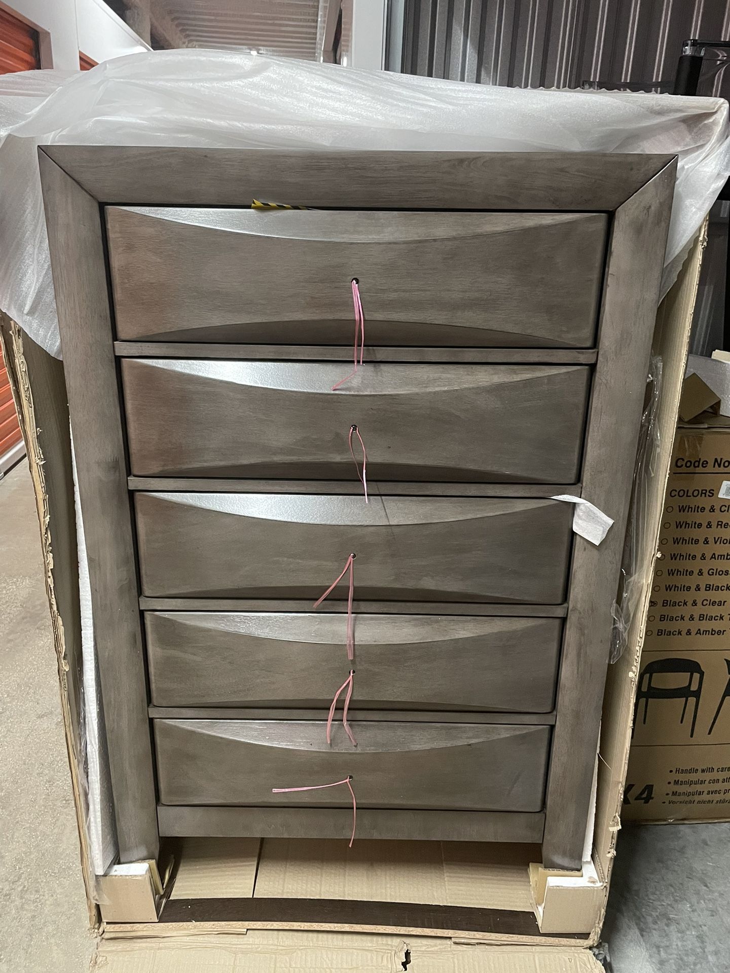 5 Drawer Chest ( New)