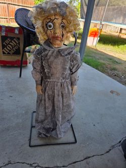 Abandoned annie life size Halloween Animatronic Doll