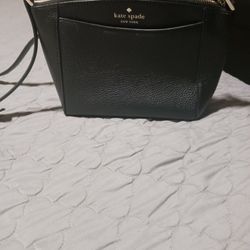 BLACK KATE SPADE  CROSSBODY PURSE 😁😊😍