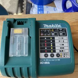 Makita 18v Cargador Charger 
