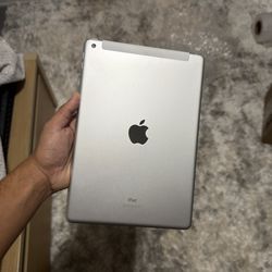 iPad 8th gen WiFi and cellular