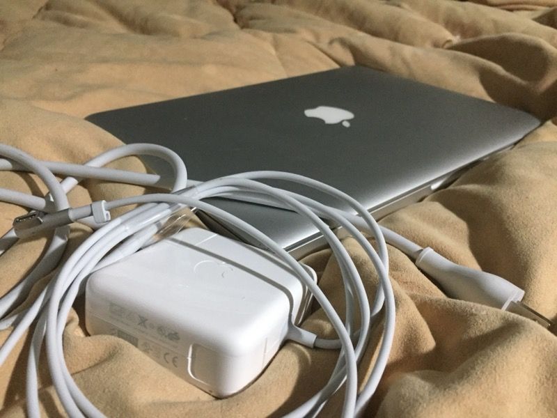 13” MacBook Pro (core i5) w/ photoshop, office n more