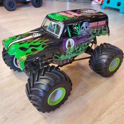 Rc Truck.Losi 1/8scale. Brushless Comes with everything