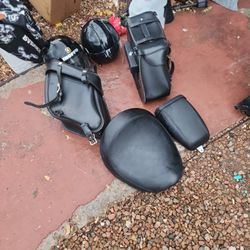 Saddle Bags Seat And Sissy Seat With 2 Helmets