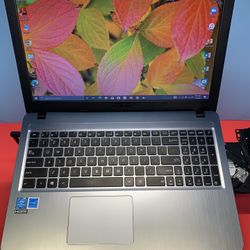  ASUS NOTEBOOK  Looks  LIKE  NEW.240. GB  SSD…..4.0-RAM .FASTER  and  READY FOR CLASSES  ON LINE OR WORK FROM HOME (ZOOM) Comes With Warranty ….