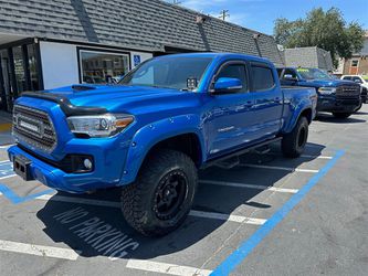2017 Toyota Tacoma TRD Sport 4x4 6ft Bed, Lift Wheels and Tires
