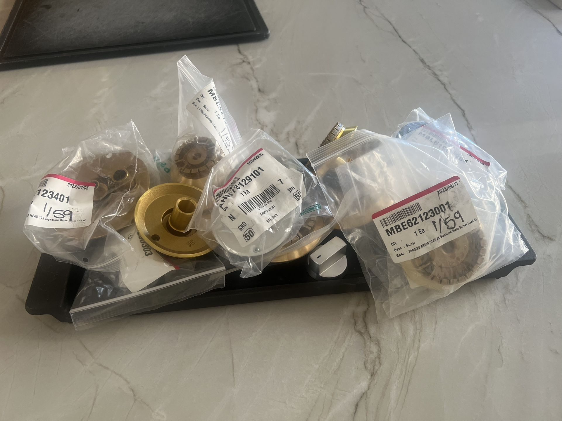 Signature Kitchen Suite 36" Cooktop Burners