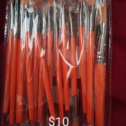 Makeup Brushes And Makeup Sponge