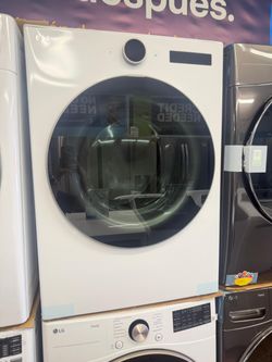 LG 7.4 Cu. Ft Ultra Large Capacity Smart Front Load Gas Dryer with Sensor Dry