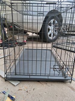 Med Black Wire Dog Crate with Tray