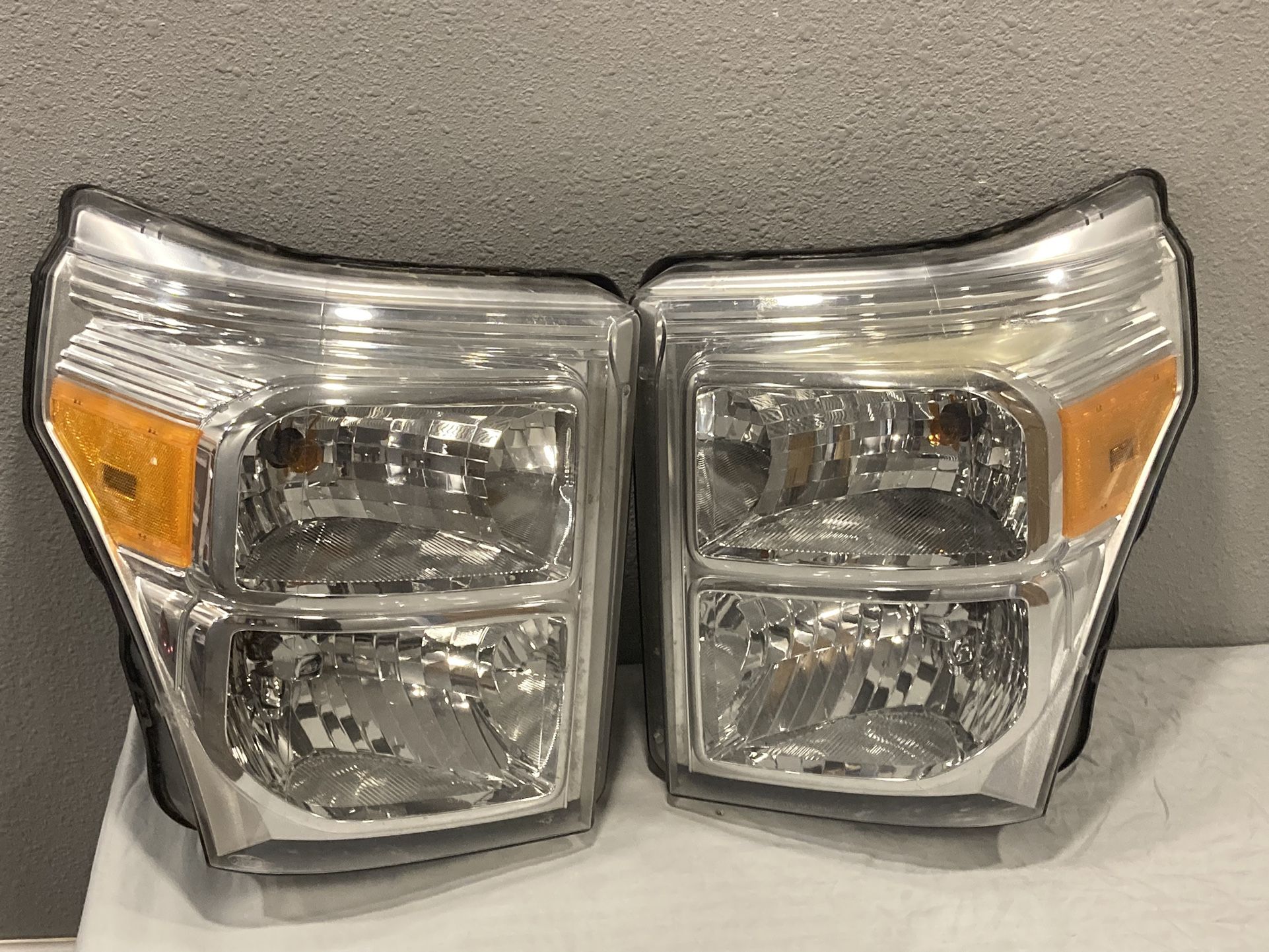 2015 Ford F250 Headlights