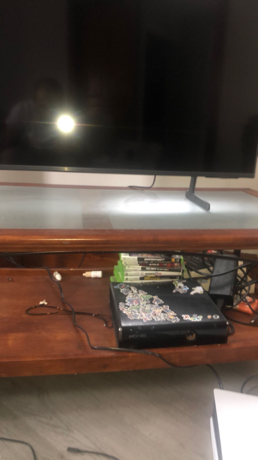 Xbox360 With Like 10 Games And Controller Also All Wires ..
